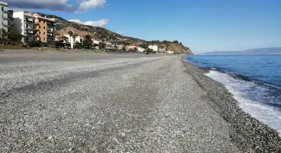 Alì Terme beach